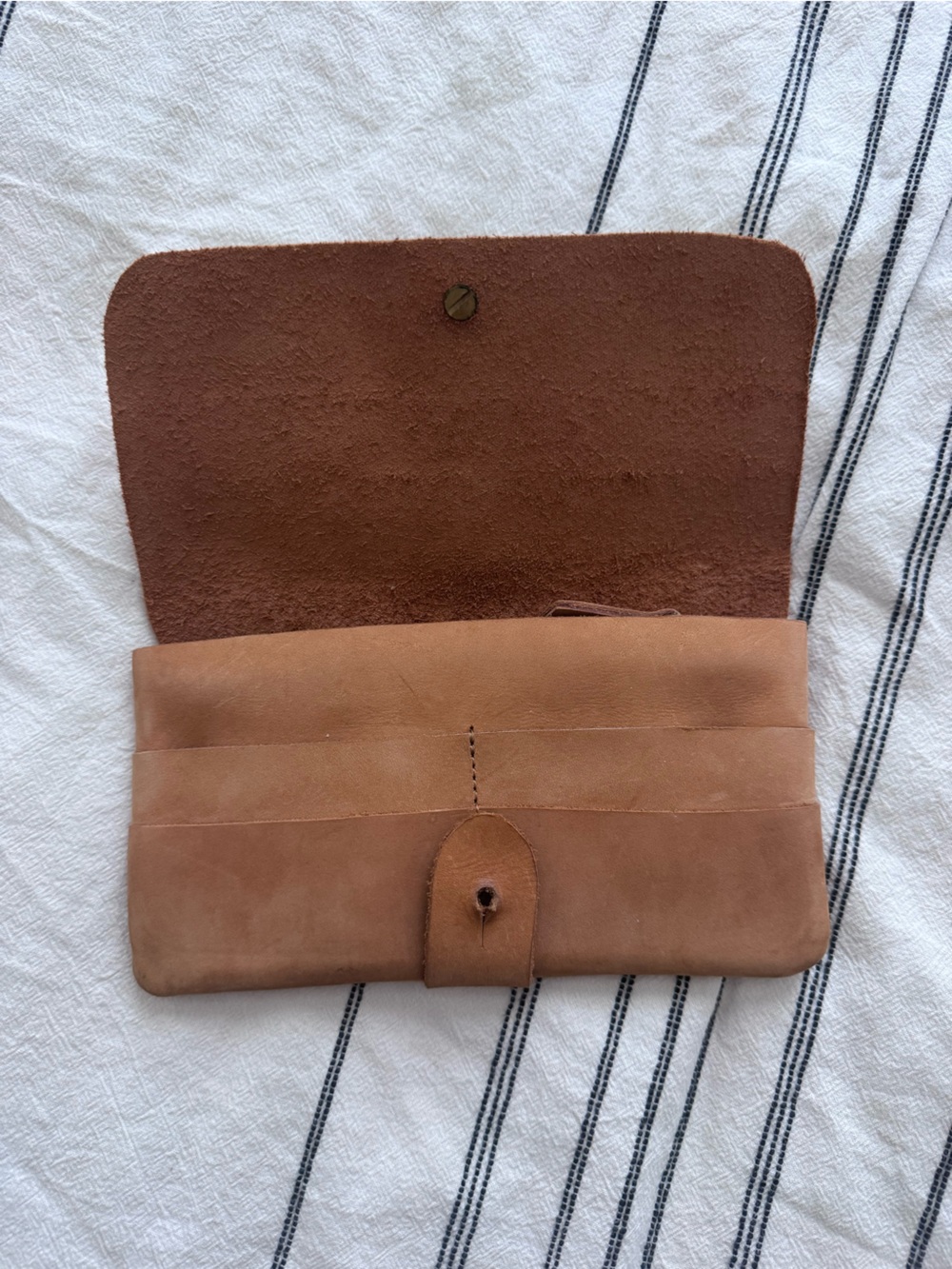 Classic Tan Leather Wallet Clutch - Picture 3 of 5